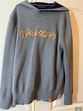 Louis Vuitton Men’s Grey Crewneck Sweater with Tan Script Logo
